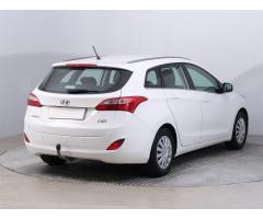 Hyundai i30 1.6 MPI 88kW - 9