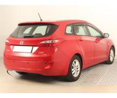 Hyundai i30 1.6 MPI 88kW - 9