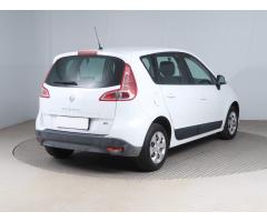 Renault Scénic 1.5 dCi 78kW - 8