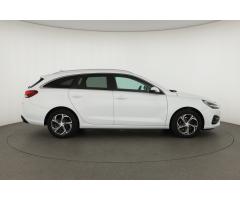 Hyundai i30 1.6 CRDi 85kW - 10