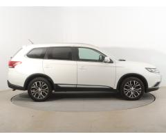 Mitsubishi Outlander 2.2 DI-D 110kW - 10