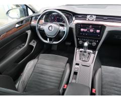 Volkswagen Passat 2.0 TDI 140kW - 11