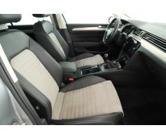 Volkswagen Passat 2.0 TDI 110kW - 12