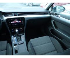 Volkswagen Passat 1.5 TSI 110kW - 16