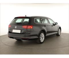 Volkswagen Passat 2.0 TDI 110kW - 7