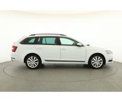 Škoda Octavia 2.0 TDI 135kW - 8