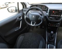 Peugeot 2008 1.2 PureTech 61kW - 9