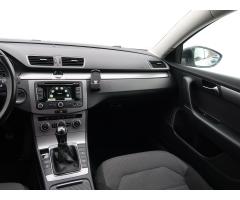 Volkswagen Passat 2.0 TDI 103kW - 11