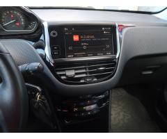 Peugeot 2008 1.2 PureTech 61kW - 18