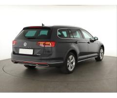 Volkswagen Passat 2.0 TDI 140kW - 17