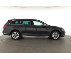 Volkswagen Passat 2.0 TDI 140kW - 18