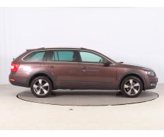 Škoda Octavia 2.0 TDI 135kW - 8