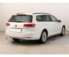 Volkswagen Passat 2.0 TDI 110kW - 7