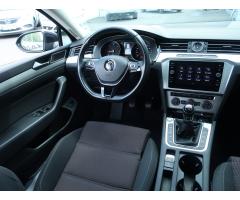 Volkswagen Passat 1.6 TDI 88kW - 9