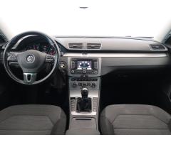 Volkswagen Passat 2.0 TDI 103kW - 10