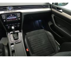 Volkswagen Passat 2.0 TDI 110kW - 11