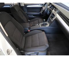 Volkswagen Passat 2.0 TDI 110kW - 12