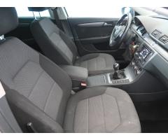 Volkswagen Passat 2.0 TDI 103kW - 12