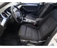 Volkswagen Passat 2.0 TDI 110kW - 16