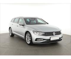 Volkswagen Passat 2.0 TDI 110kW - 1