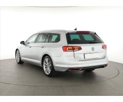 Volkswagen Passat 2.0 TDI 110kW - 5