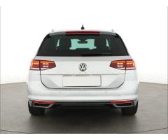 Volkswagen Passat 2.0 TDI 110kW - 6