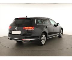 Volkswagen Passat 2.0 TDI 110kW - 7