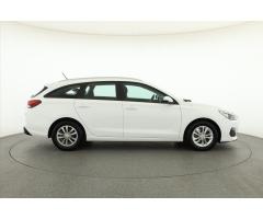 Hyundai i30 1.6 CRDi 85kW - 8