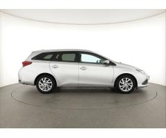 Toyota Auris 1.6 D-4D 82kW - 8