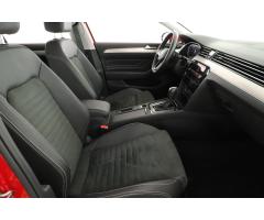 Volkswagen Passat 1.5 TSI 110kW - 10