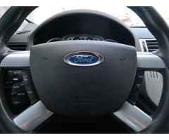 Ford Kuga 2.0 TDCi 100kW - 23