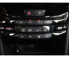 Peugeot 2008 1.2 PureTech 81kW - 29