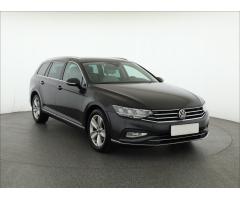 Volkswagen Passat 2.0 TDI 110kW - 1