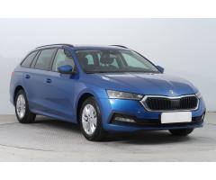 Audi Q3 S tronic DSG Zlevněno o 22 000 Kč