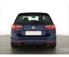 Volkswagen Passat 2.0 TDI 110kW - 6