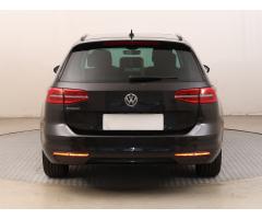 Volkswagen Passat 2.0 TDI 110kW - 6