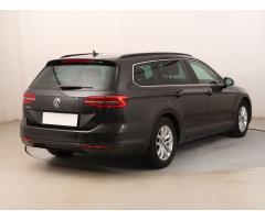 Volkswagen Passat 2.0 TDI 110kW - 7