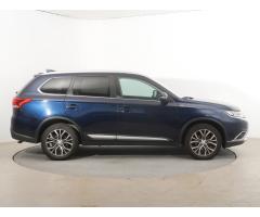 Mitsubishi Outlander 2.2 DI-D 110kW - 8