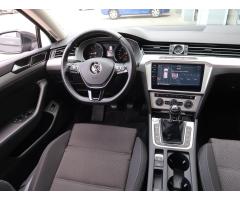 Volkswagen Passat 2.0 TDI 110kW - 9