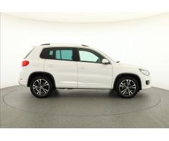 Volkswagen Tiguan 2.0 TDI 103kW - 10