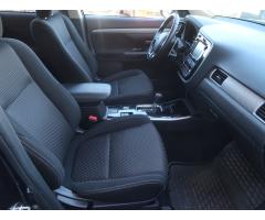 Mitsubishi Outlander 2.2 DI-D 110kW - 12