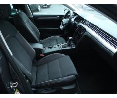 Volkswagen Passat 2.0 TDI 147kW - 12