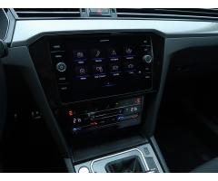 Volkswagen Passat 2.0 TDI 147kW - 26