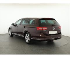 Volkswagen Passat 2.0 TDI 110kW - 6