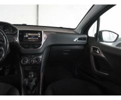 Peugeot 2008 1.2 PureTech 60kW - 11