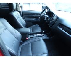 Mitsubishi Outlander 2.2 DI-D 110kW - 12