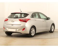 Hyundai i30 1.6 GDI 99kW - 9