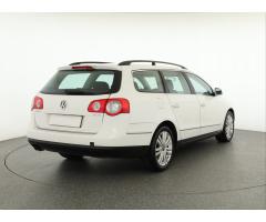 Volkswagen Passat 2.0 TDI 103kW - 8