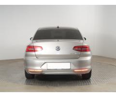 Volkswagen Passat 2.0 TDI 110kW - 6