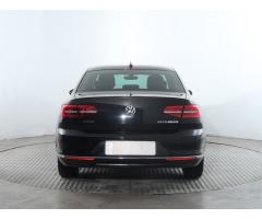 Volkswagen Passat 2.0 TDI 110kW - 6